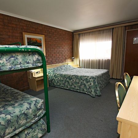 Countryman Motor Inn Даббо Экстерьер фото