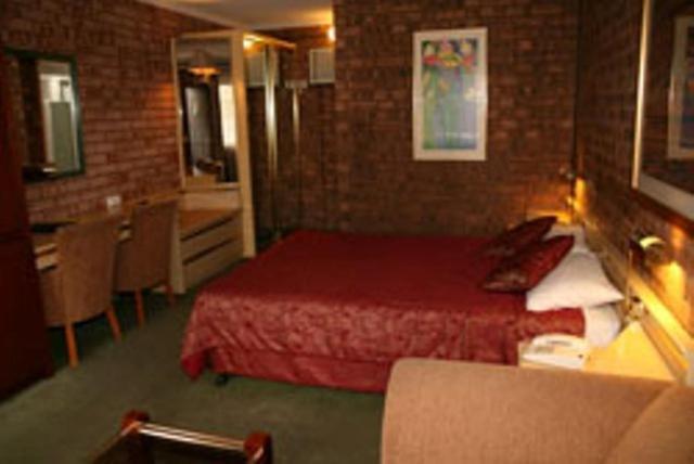 Countryman Motor Inn Даббо Номер фото