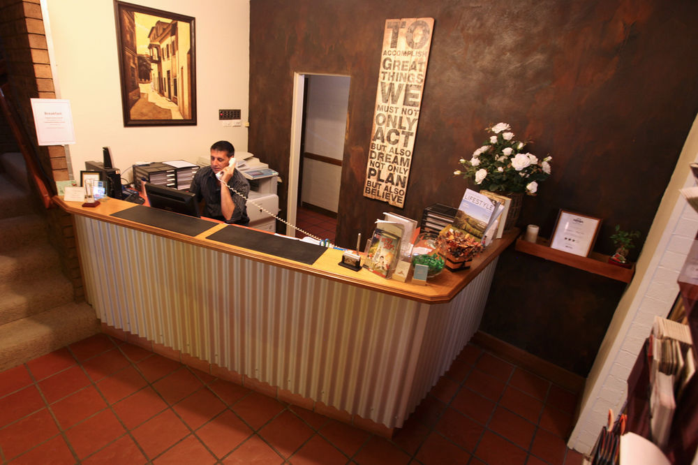 Countryman Motor Inn Даббо Экстерьер фото