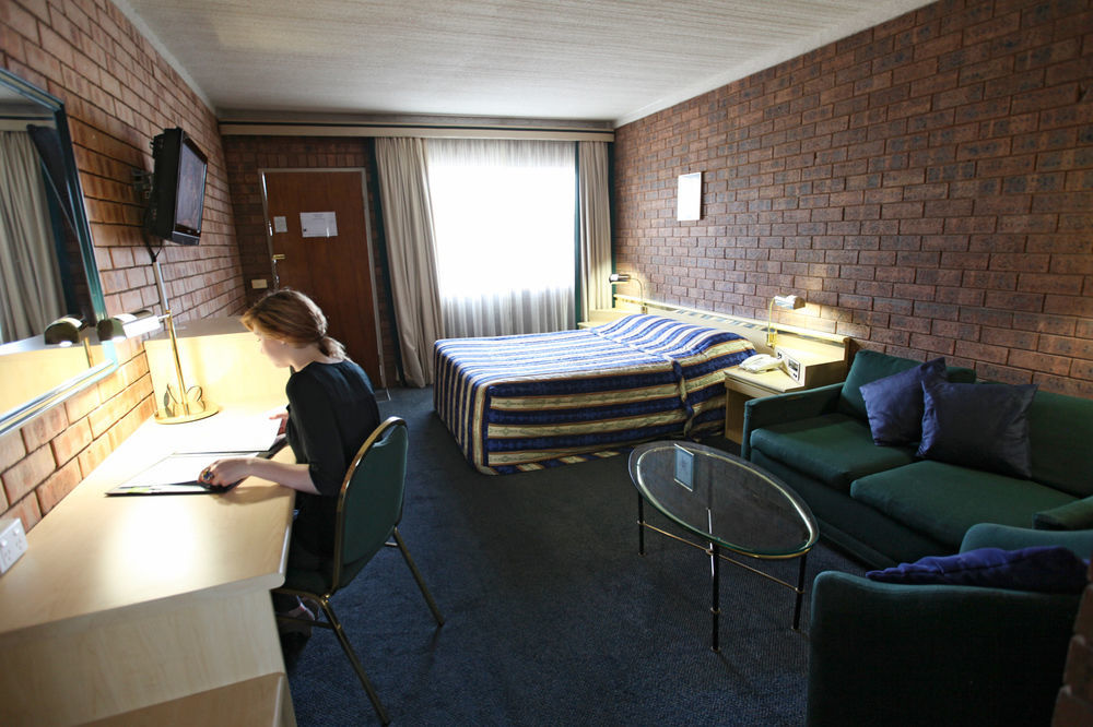 Countryman Motor Inn Даббо Экстерьер фото