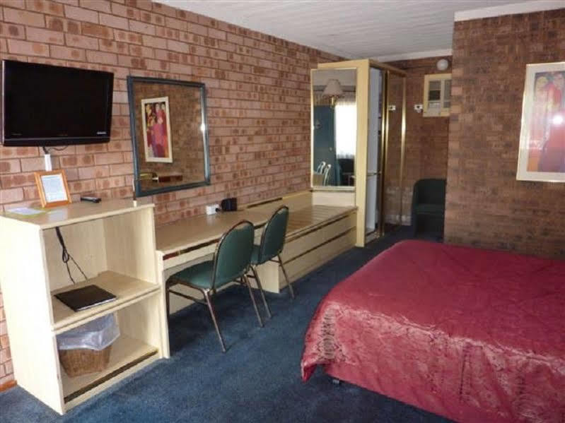Countryman Motor Inn Даббо Экстерьер фото